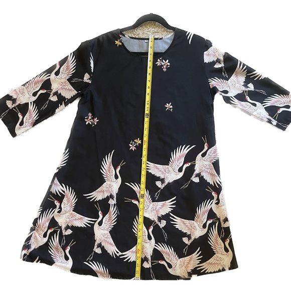 Size women’s medium flowy, versatile crane dress. - Picture 3 of 8